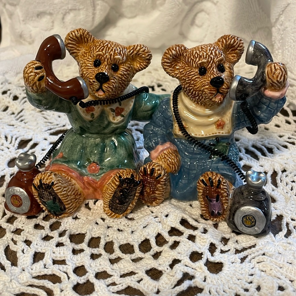 Boyds Bears Salt and Pepper shakers